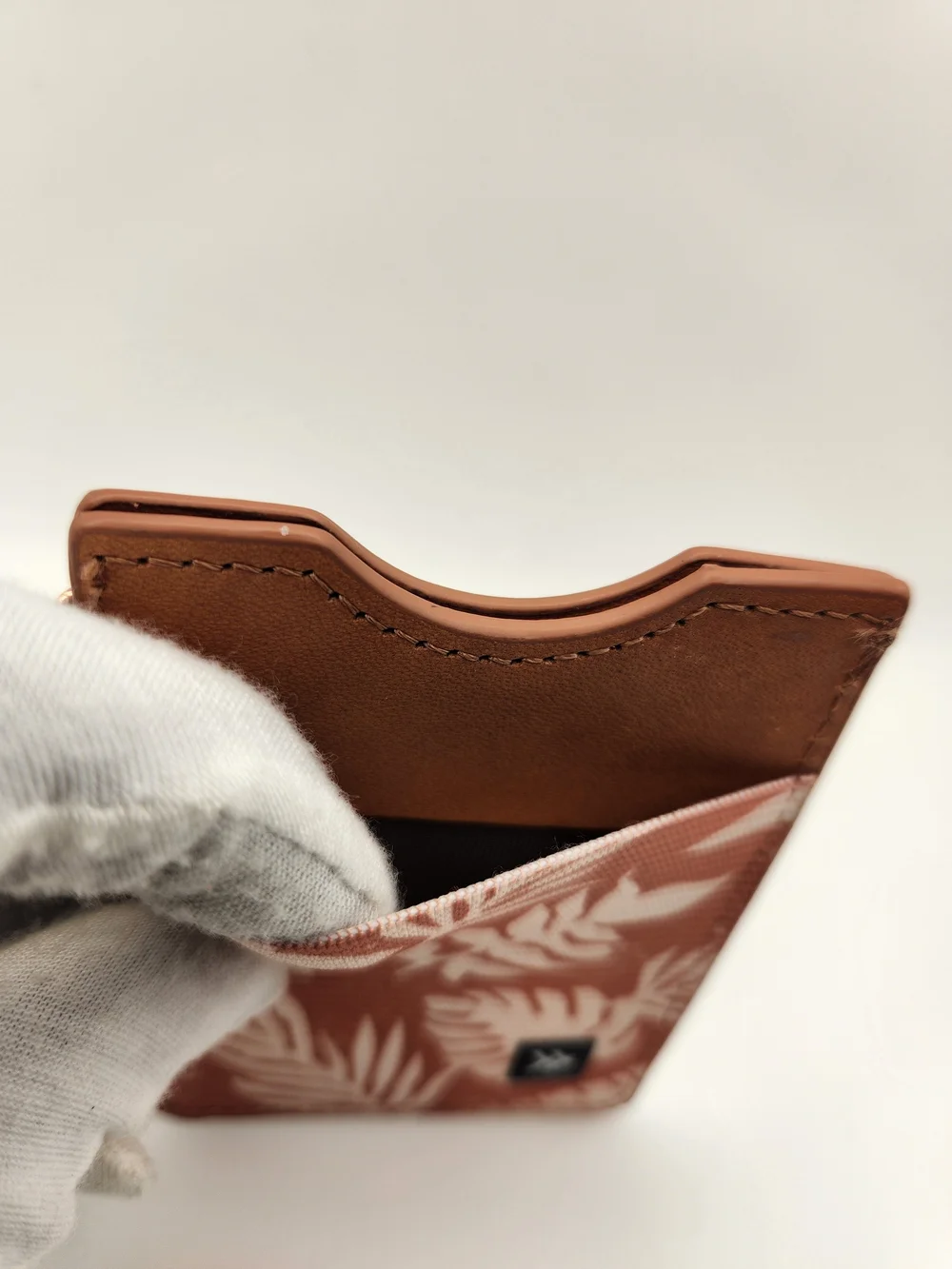 THREAD Brown Leather Card Sleeve